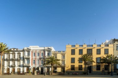 LAS PALMAS, Kanada Adaları - 21 Eylül 2012. Santa Ana Katedrali ve Meydanı. Roma Katolik Kilisesi 'nde Kanarya Piskoposluğu' nun merkezidir..