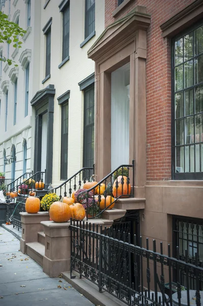 Pumpkins on porch — Stock Photo, Image