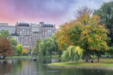Sonbahar renkleri Boston Common ve kamu Bahçe, Boston ABD