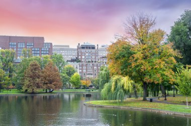 Sonbahar renkleri Boston Common ve kamu Bahçe, Boston ABD