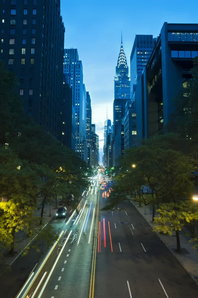 Traffic at night on 42nd Street, New York City — Stock Photo, Image