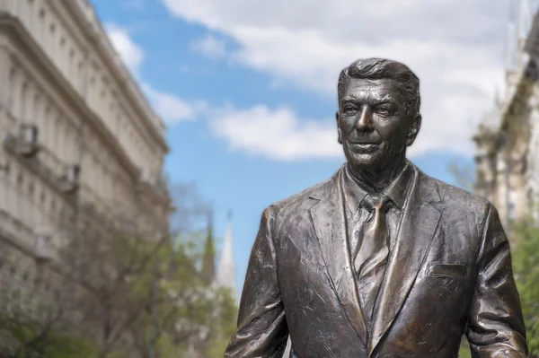 Az egykori amerikai elnök, Ronald Reagan szobra Jogdíjmentes Stock Fotók