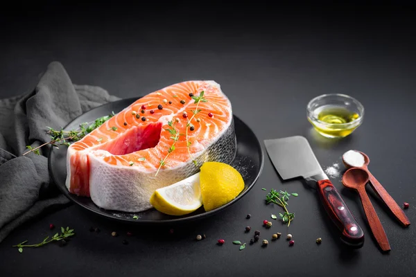 Salmón crudo — Foto de Stock