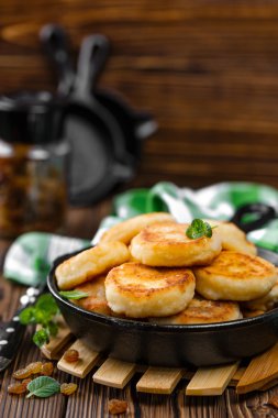 Süzme peynirli krep.