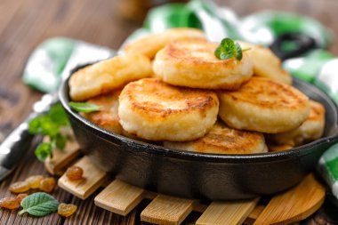 Süzme peynirli krep.