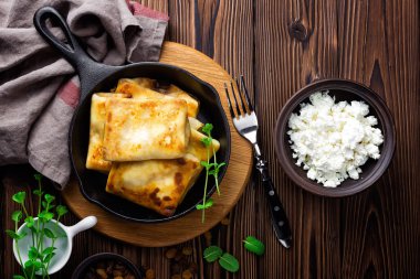 doldurulmuş peynir tatlı krep