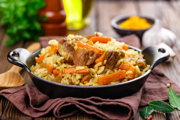 Pilaf com carne — Fotografia de Stock