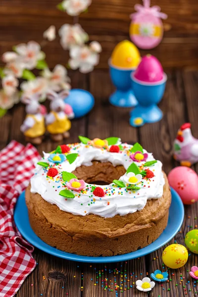 Ciasto wielkanocne zdobione — Zdjęcie stockowe