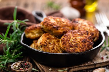 tava üzerinde et pirzola