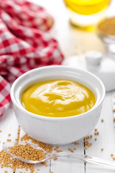 Mustard sauce in a bowl — Stock Photo, Image