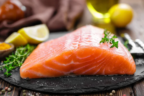 Raw salmon fish — Stock Photo, Image