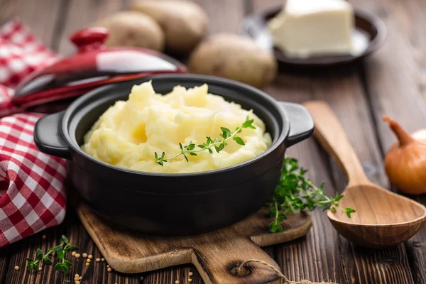 Purê de batata em uma tigela — Fotografia de Stock