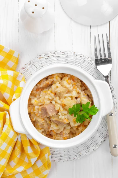 Risotto z mięsem i warzywami — Zdjęcie stockowe