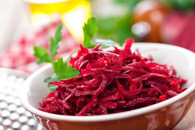 bir kasede pancar salatası