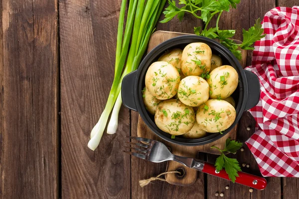 Vařené nové brambory — Stock fotografie