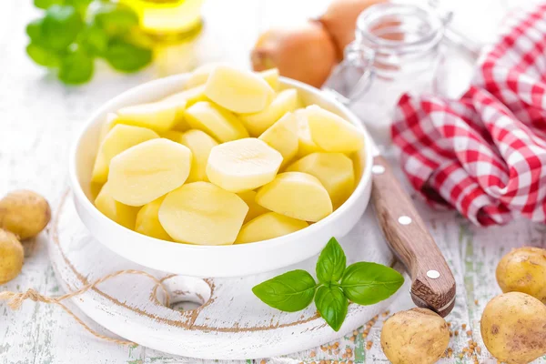 Rauw gesneden aardappel — Stockfoto