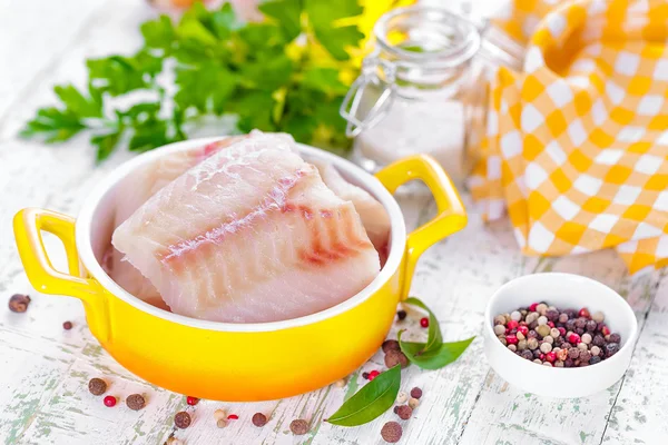 Rohes Fischfilet — Stockfoto