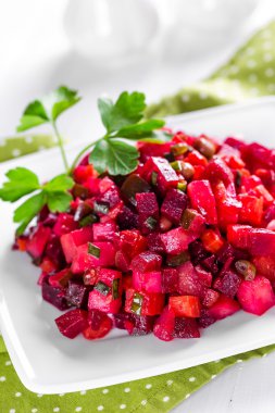 pancar salatası bir plaka üzerinde