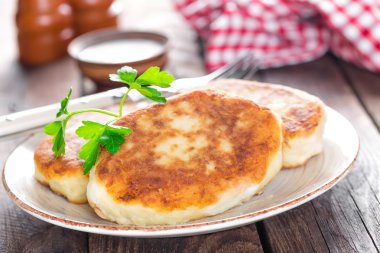 bir tabak patates börek