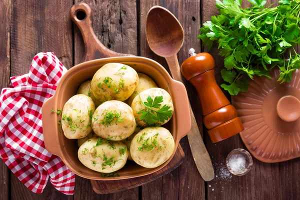 Potato in bowl — Stock Photo, Image