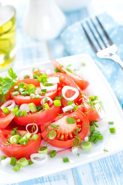 Bir tabakta domates salatası — Stok fotoğraf