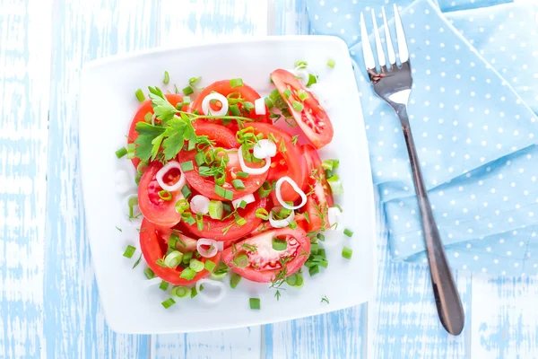 Bir tabakta domates salatası — Stok fotoğraf