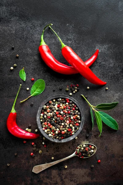 Chili paprika, a sötét háttér — Stock Fotó