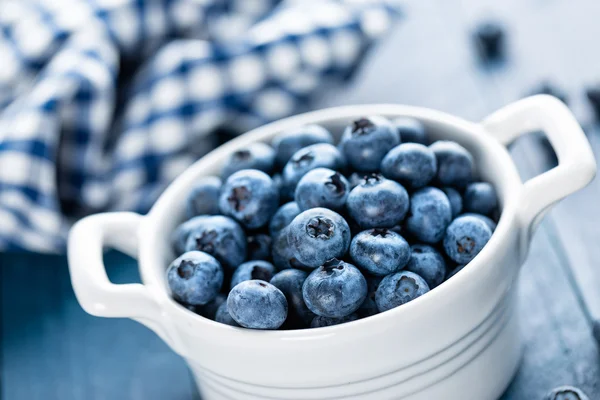 Blueberry on wooden background — Stock Photo, Image