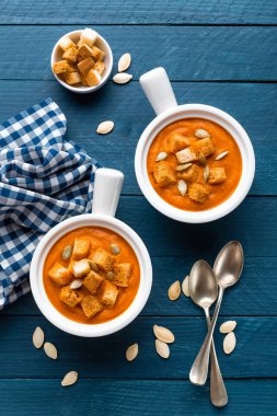 geleneksel balkabağı çorbası