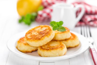 süzme peynirli gözleme, syrniki