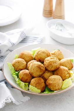 Yunan yoğurt soslu falafel tzatziki, Akdeniz mutfağı