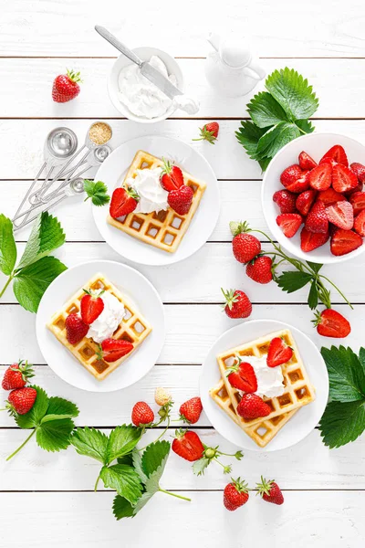 Strawberry Waffers Fresh Berries Yogurt Breakfast — Stock Photo, Image