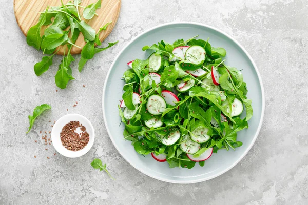 Salade Légumes Frais Végétariens Avec Radis Concombre Roquette Aliments Sains — Photo