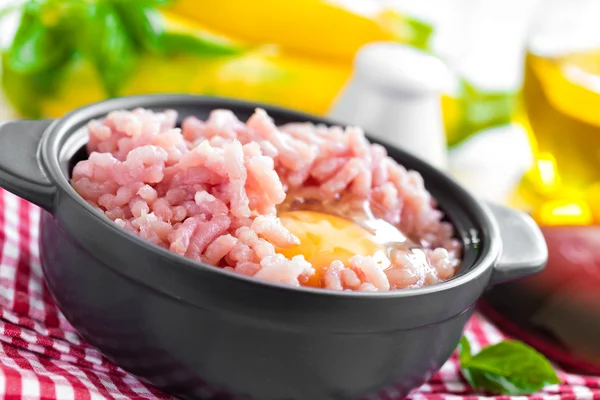 Minced meat with egg — Stock Photo, Image