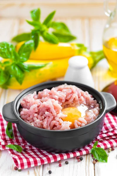 Minced meat with egg — Stock Photo, Image