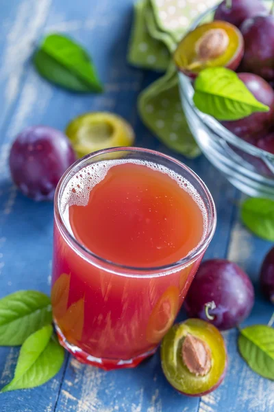 Plommon juice — Stockfoto