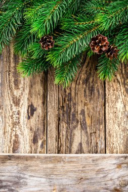 Ahşap arka planda noel süslemesi