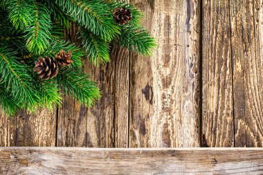 Ahşap arka planda noel süslemesi