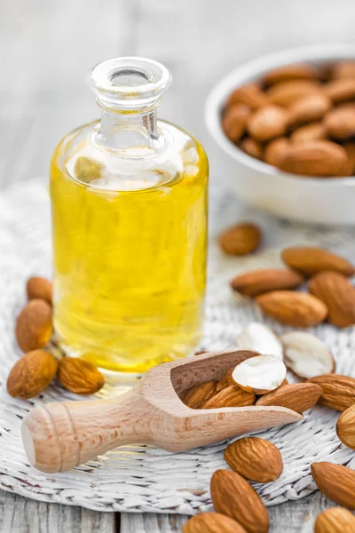 Almond oil — Stock Photo, Image