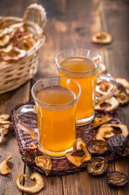 kurutulmuş meyve kompostosu