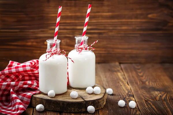 Botellas de leche — Foto de Stock