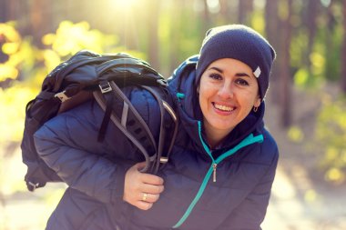 Yürüyüş yapan kadın