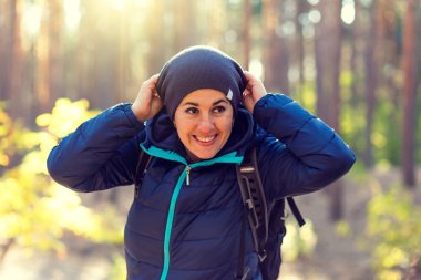 Yürüyüş yapan kadın