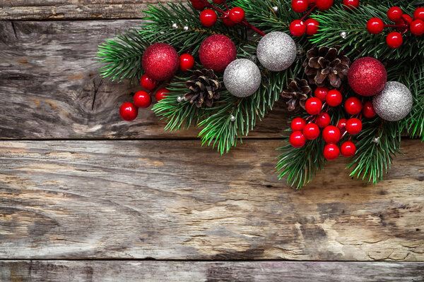 Рождественские украшения с безделушками
