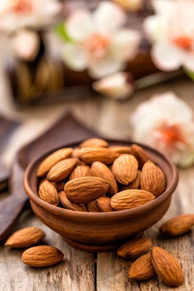 Almond nuts in bowl — Stock Photo, Image