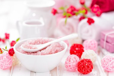 spa pembe deniz tuzu ile ayarla