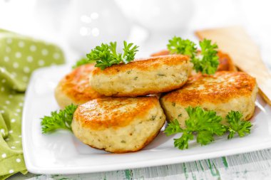 Bir tabakta et pirzola