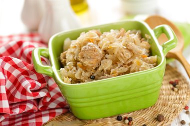 Bigos ekşi lahana ve et ile