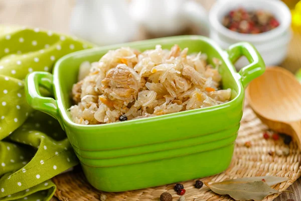 Bigos mit Sauerkraut und Fleisch — Stockfoto