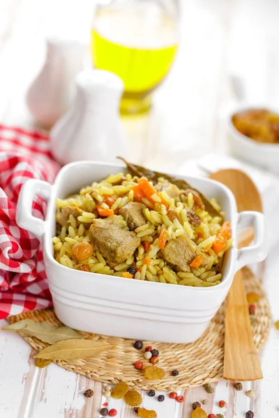 Pilaf con carne —  Fotos de Stock